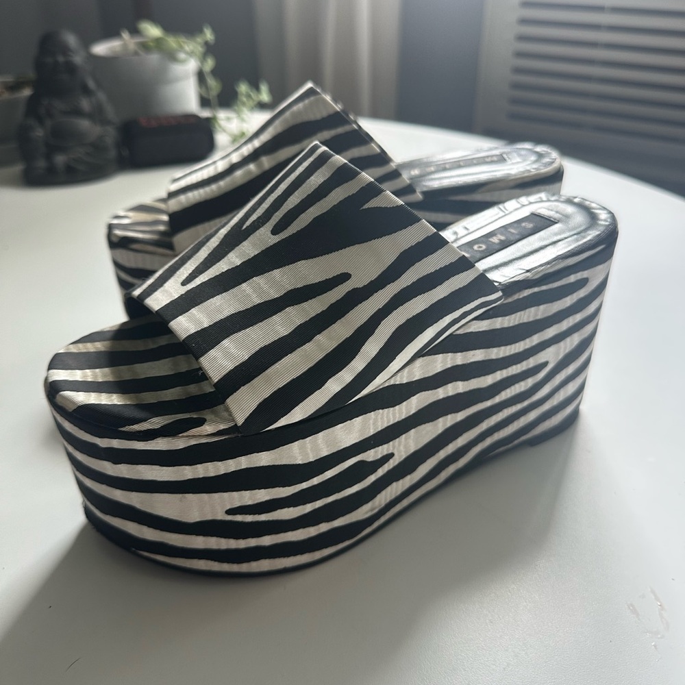 🦓 SIMON MILLER Blackout Platform Sandals